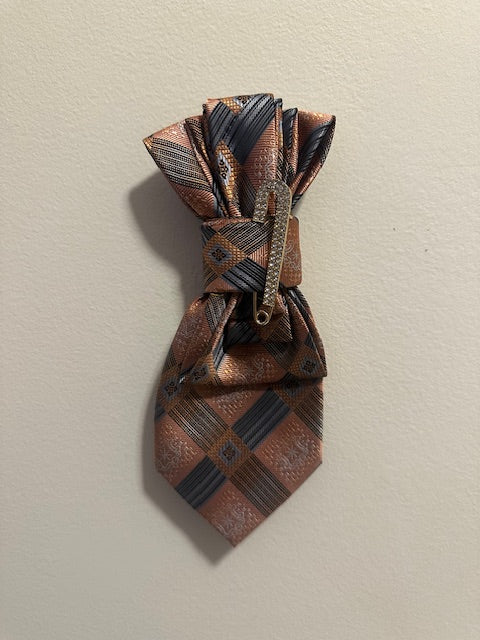 Lady Tie |  I Have A Question